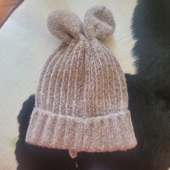 NWT BCBGeneration Bunny Ears Beanie in Rose Smoke - Picture 8 of 8